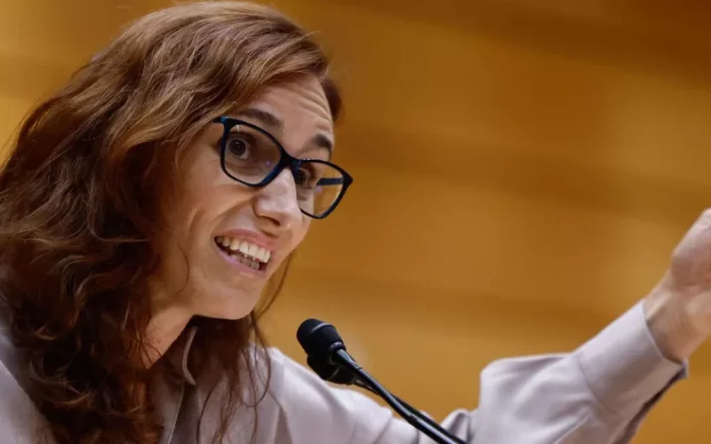 La ministra de Sanidad, Mónica García
