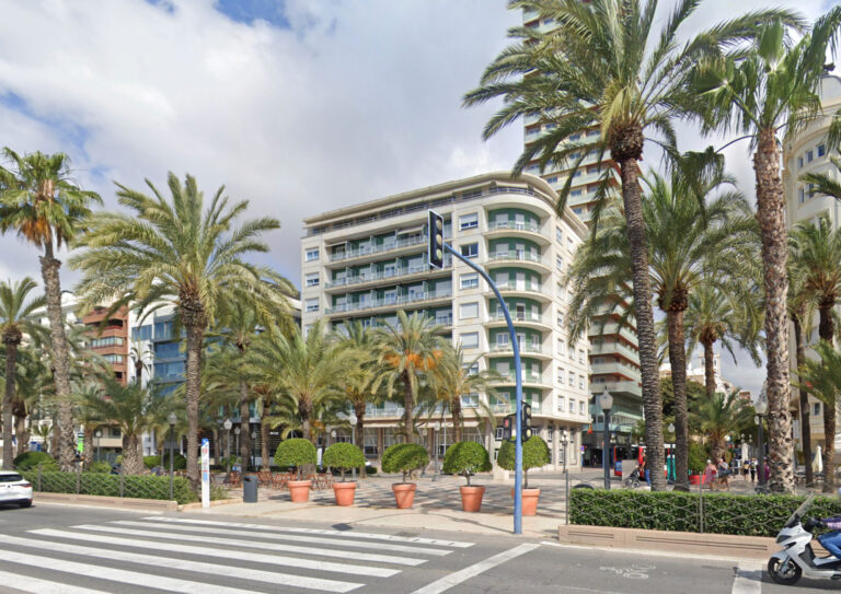 Residencia "Jorge Juan", en el centro de Alicante